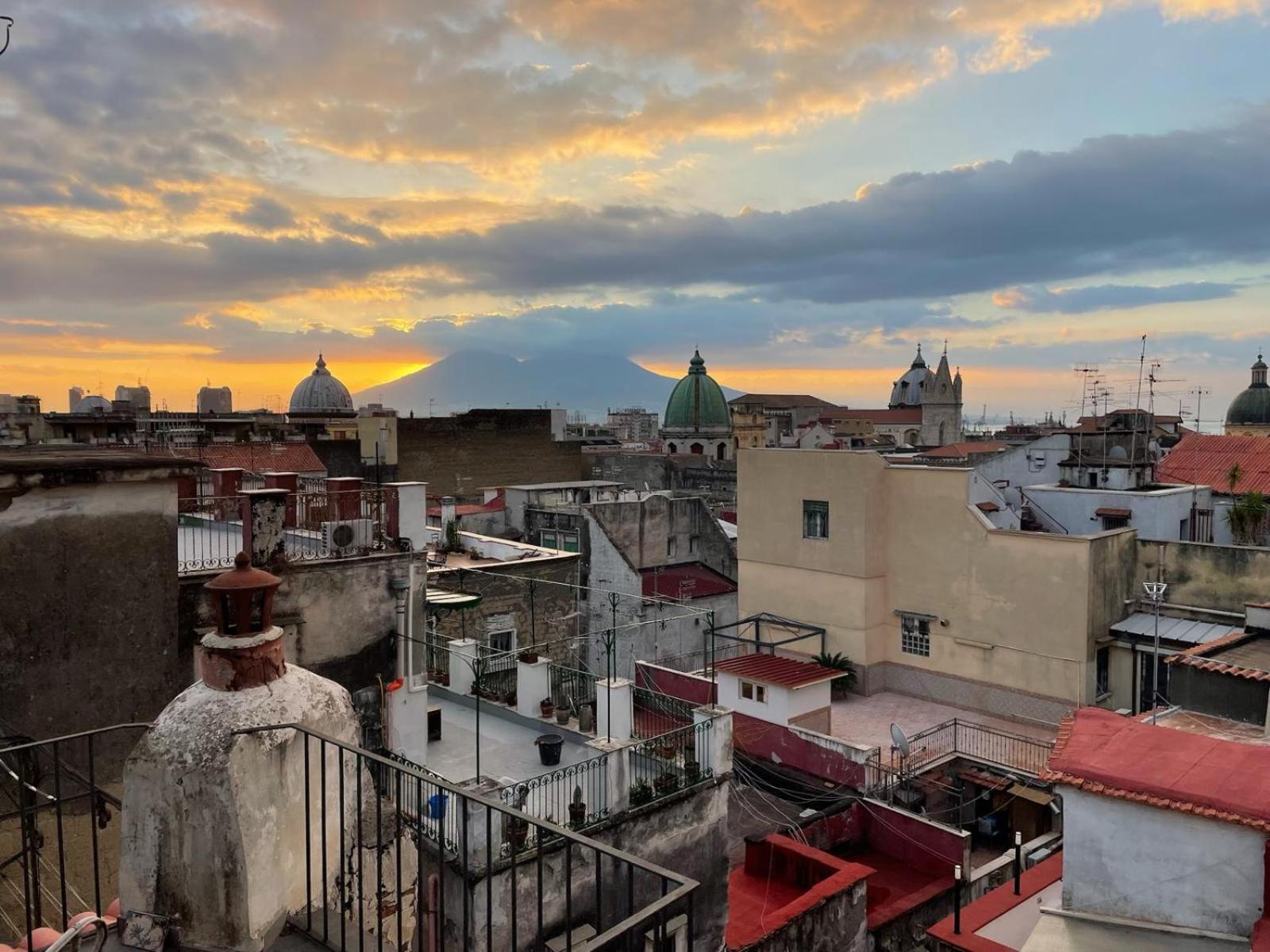 Lemon Tree Terrace Apartment Napoli Bagian luar foto